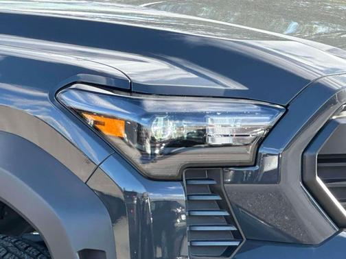 2024 Toyota Tacoma Hybrid TRD