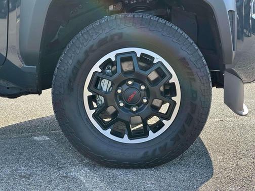 2024 Toyota Tacoma Hybrid TRD