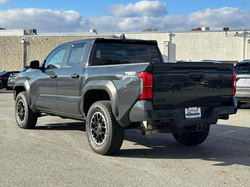 2024 Toyota Tacoma Hybrid TRD