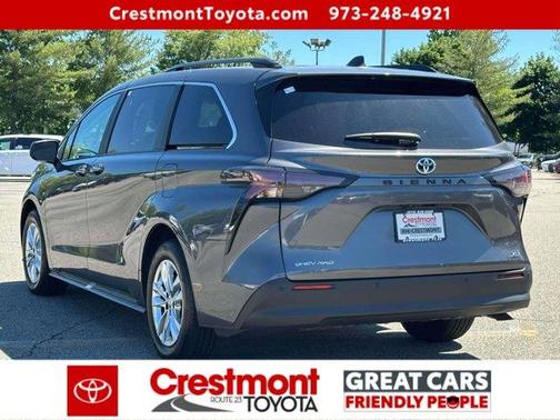 Magnetic Gray Metallic 2025 Toyota Sienna XLE