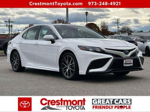 2024 Toyota Camry Hybrid SE
