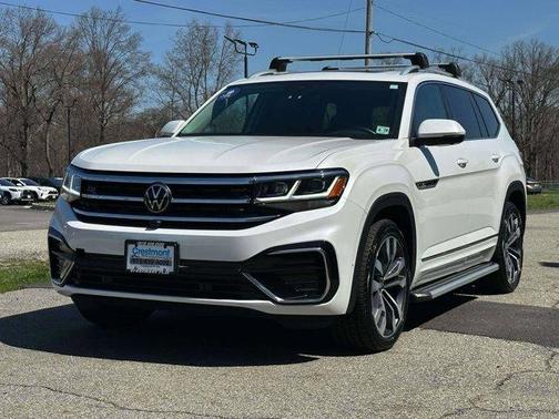Opal White Pearl Effect 2023 Volkswagen Atlas 3.6L SEL Premium R-Line