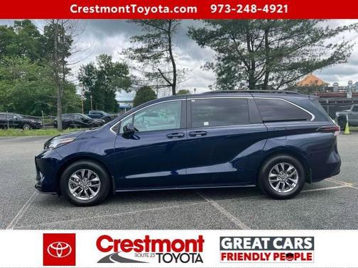 2023 Toyota Sienna LE