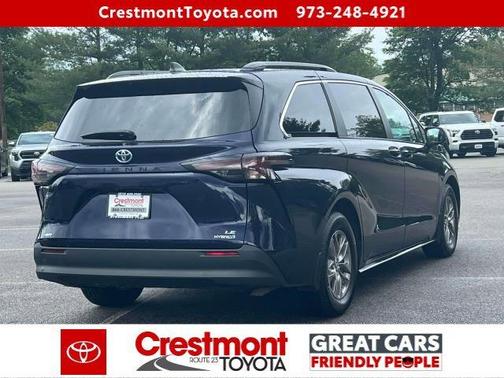 2023 Toyota Sienna LE