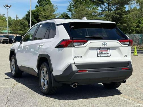Ice 2025 Toyota RAV4 Hybrid XLE