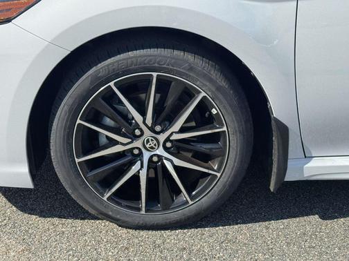 Ice Edge 2024 Toyota Camry SE