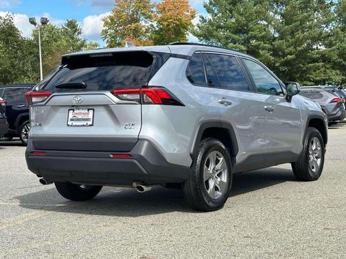2025 Toyota RAV4 Hybrid XLE