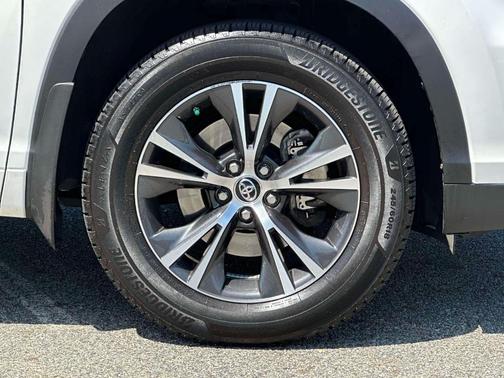 Blizzard Pearl 2016 Toyota Highlander XLE