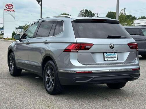 Pyrite Silver Metallic 2023 Volkswagen Tiguan 2.0T SE