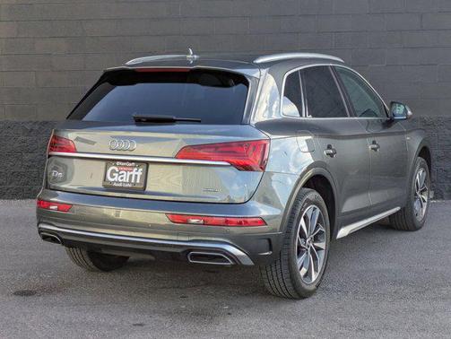 2022 Audi Q5 45 S line Premium Plus