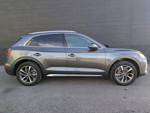 2022 Audi Q5 45 S line Premium Plus