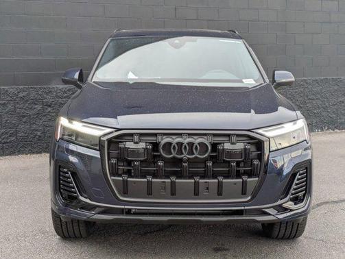 2025 Audi Q7 45 Premium Plus