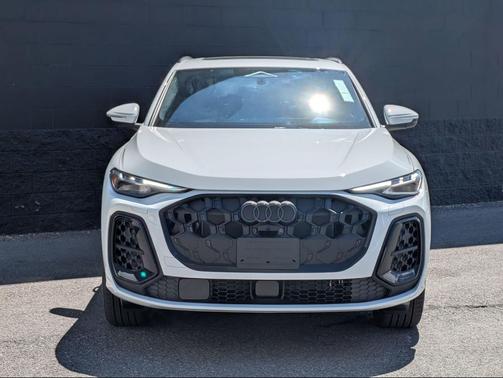 Glacier White Metallic 2026 Audi Q5 Premium Plus TFSI quattro S tronic