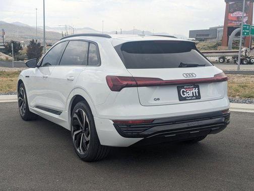 2024 Audi Q8 e-tron Premium Plus
