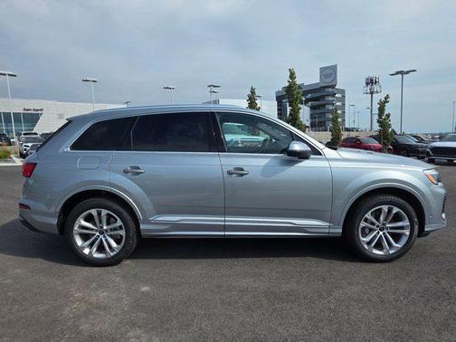 2025 Audi Q7 55 Premium