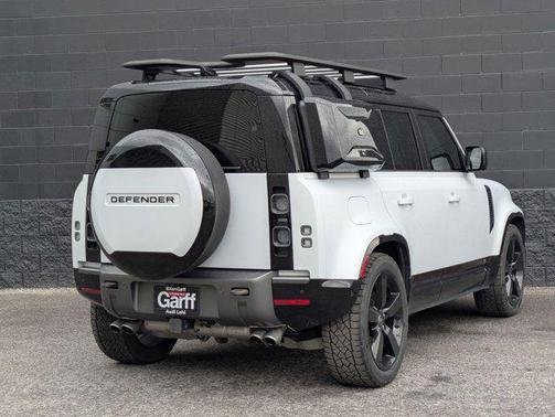 2023 Land Rover Defender 110 V8
