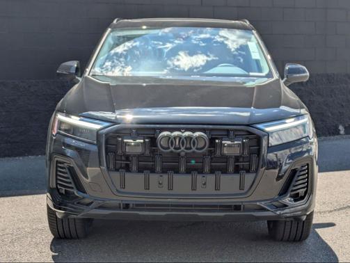 Mythos Black Metallic 2026 Audi Q7 45 Premium Plus