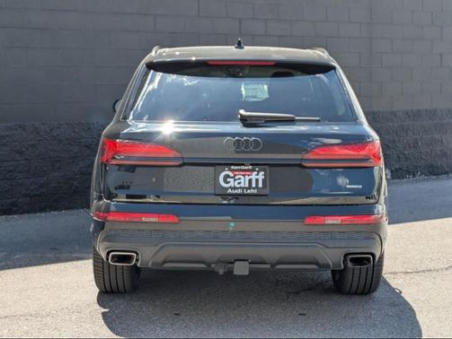 Mythos Black Metallic 2026 Audi Q7 45 Premium Plus