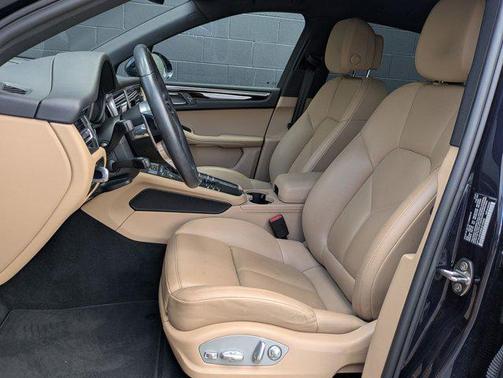 2021 Porsche Macan Base