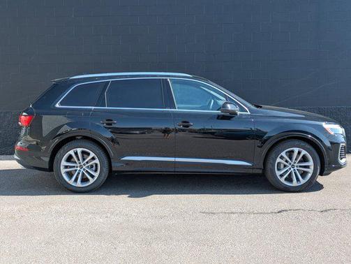 2025 Audi Q7 55 Prestige