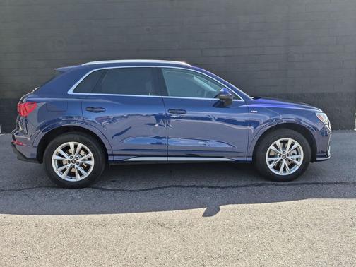 Navarra Blue Metallic 2024 Audi Q3 45 S line Premium Plus