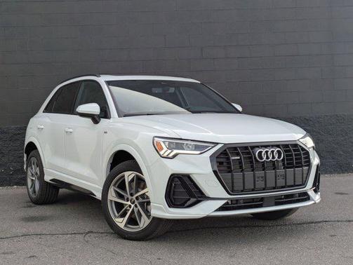 2025 Audi Q3 Premium 45 TFSI S line quattro Tiptronic