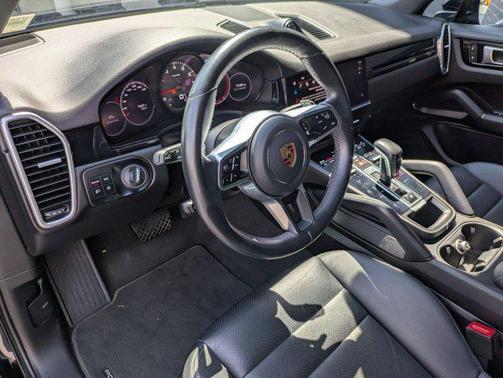 2023 Porsche Cayenne Platinum Edition