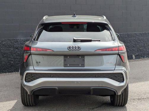 Daytona Gray Pearl Effect 2026 Audi Q3 TFSI quattro S tronic