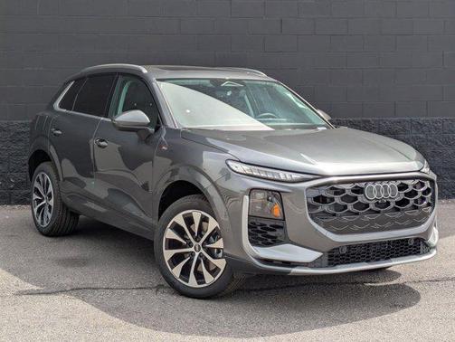 Daytona Gray Pearl Effect 2026 Audi Q3 TFSI quattro S tronic