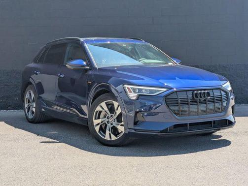 2022 Audi e-tron Premium