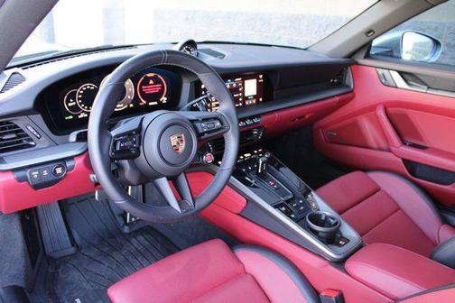 2025 Porsche 911 Carrera