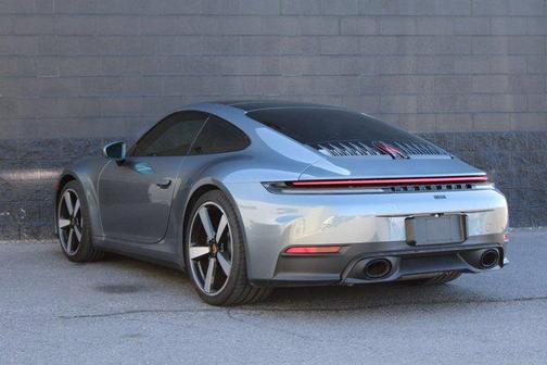 2025 Porsche 911 Carrera