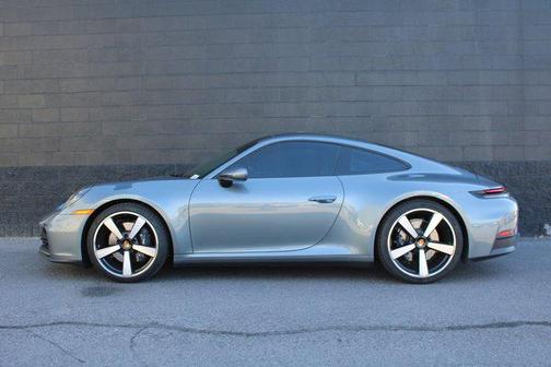 2025 Porsche 911 Carrera