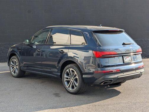 2025 Audi Q7 45 Premium