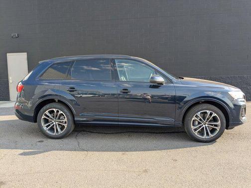 2025 Audi Q7 45 Premium