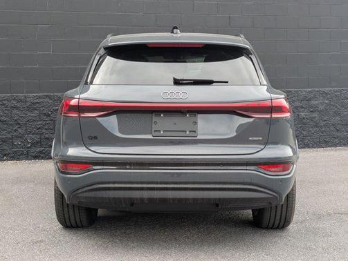 2025 Audi Q6 e-tron Prestige quattro