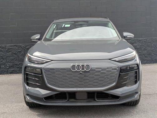 2025 Audi Q6 e-tron Prestige quattro