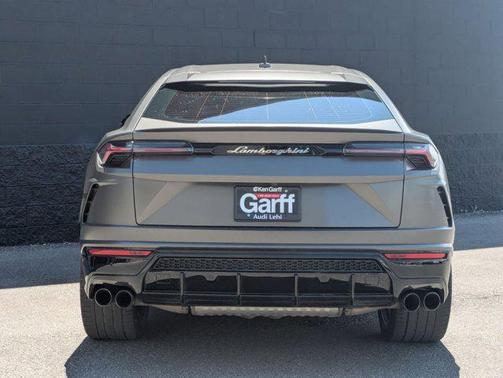 2022 Lamborghini Urus Base