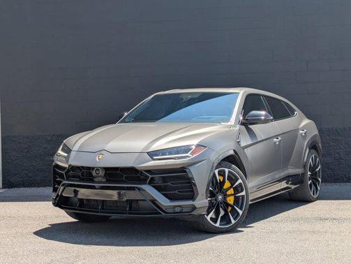 2022 Lamborghini Urus Base
