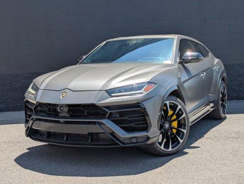 2022 Lamborghini Urus Base