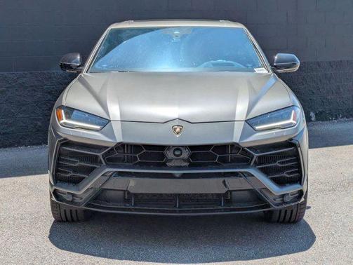 2022 Lamborghini Urus Base
