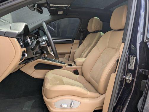 2021 Porsche Macan Base