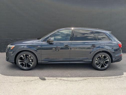 Waitomo Blue Metallic 2026 Audi Q7 55 Premium Plus