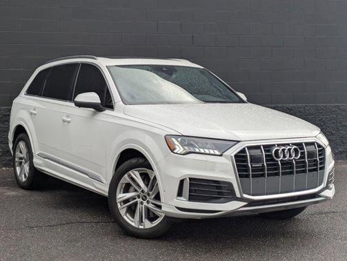 2023 Audi Q7 45 Premium Plus