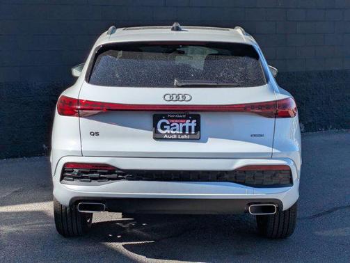 Glacier White Metallic 2026 Audi Q5 Premium Plus TFSI quattro S tronic