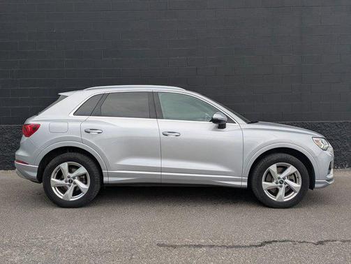 2022 Audi Q3 40 Premium Plus