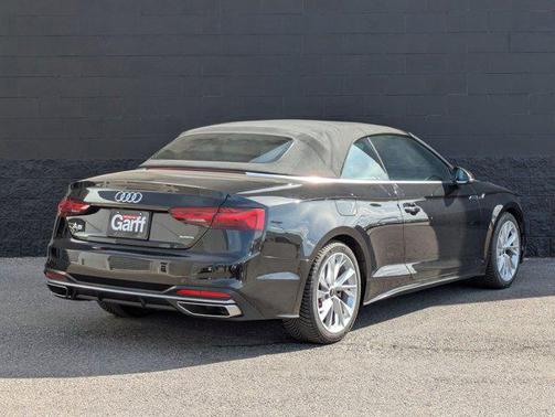 Mythos Black Metallic/Black Roof 2022 Audi A5 45 Premium