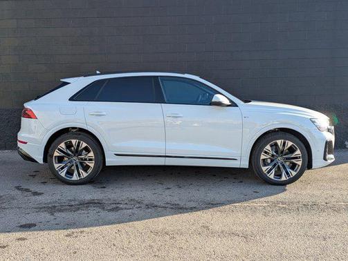 Glacier White Metallic 2026 Audi Q8 55 Premium Plus