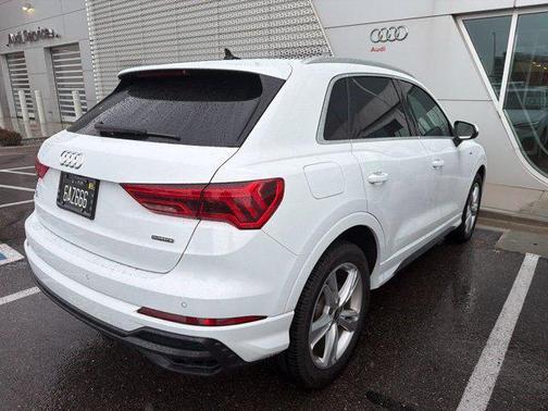 Glacier White Metallic 2022 Audi Q3 45 S line Premium Plus