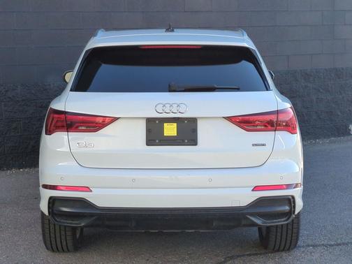 Glacier White Metallic 2022 Audi Q3 45 S line Premium Plus